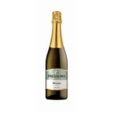 Напиток на основе вина Pregolino Moscato белый полусладкий 5-8.5% 0,75 л