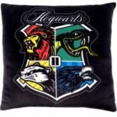 Подушка декоративная WP Merchandise Harry Potter Collection Хогвардс 38 см разноцветный принт FRMPILLOW24BKHA01