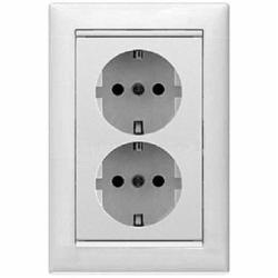 Розетка двойная с заземлением Legrand Valena 2К+З 16 А без шторок белый 774400