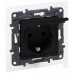 Розетка влагозащищенная с заземлением Legrand Niloe Step 863523 IP44 черный