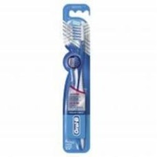 Зубная щетка Oral-B Pro-Expert Все в одном м'яка 1 шт.