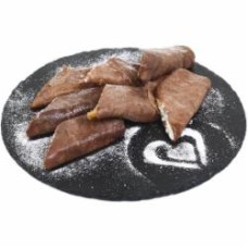 Блины шоколадные с манго и сыром