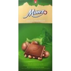 Молочный шоколад MUNZ с цельным фундуком 100 г