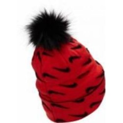 Шапка Nike K NK PEAK BEANIE POM FJ6306-633 р.one size красный