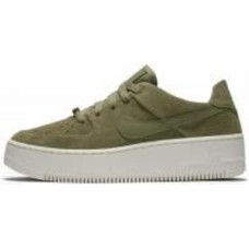 Кроссовки женские демисезонные Nike AIR FORCE 1 SAGE LOW AR5339-200 р.41 зеленые