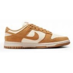 Кроссовки женские демисезонные Nike WMNS DUNK LOW HJ7673-100 р.37,5 оранжевые