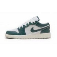 Кроссовки дитячі демісезонні Jordan AIR 1 LOW SE (GS) FQ8041-300 р.35,5 белые с зеленым