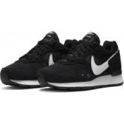 Кроссовки Nike Venture Runner CK2948-001 р.39 US 8 25 см черно-белый